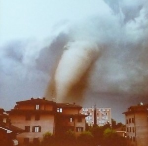 F4-luoan tornado Italiassa.