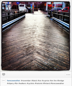 Mustaa jäätä. Kuva Forecan Instagram-tililtä: #forecaweather.
