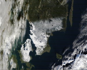 Kuva 14: Eteläinen Ruotsi ja Tanska saivat paikoin paksunkin lumipeitteen marraskuun lopun kylmänpurkauksen yhteydessä (kuva: NASA)